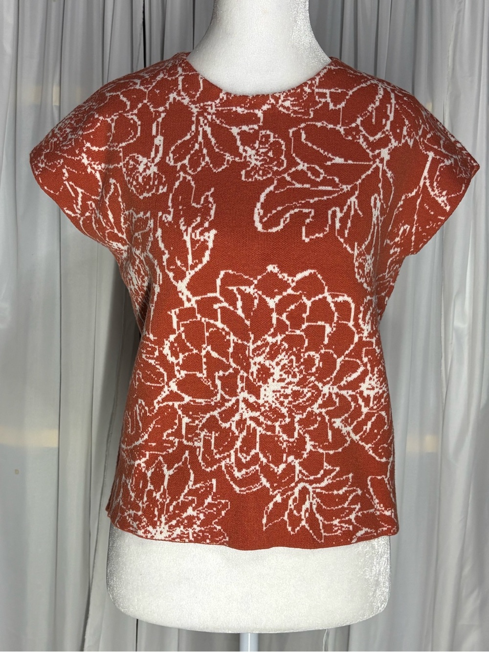 Cynthia Rowley Rust and White Floral Short Sleeve Knit Top Size XS